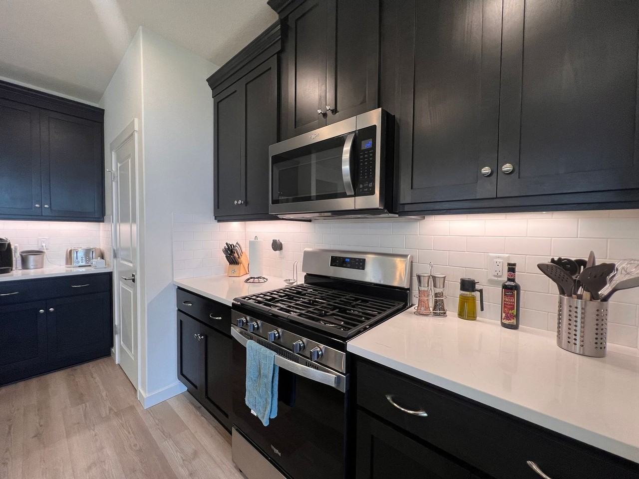 842 Se 37th St - Photo 7 of 30