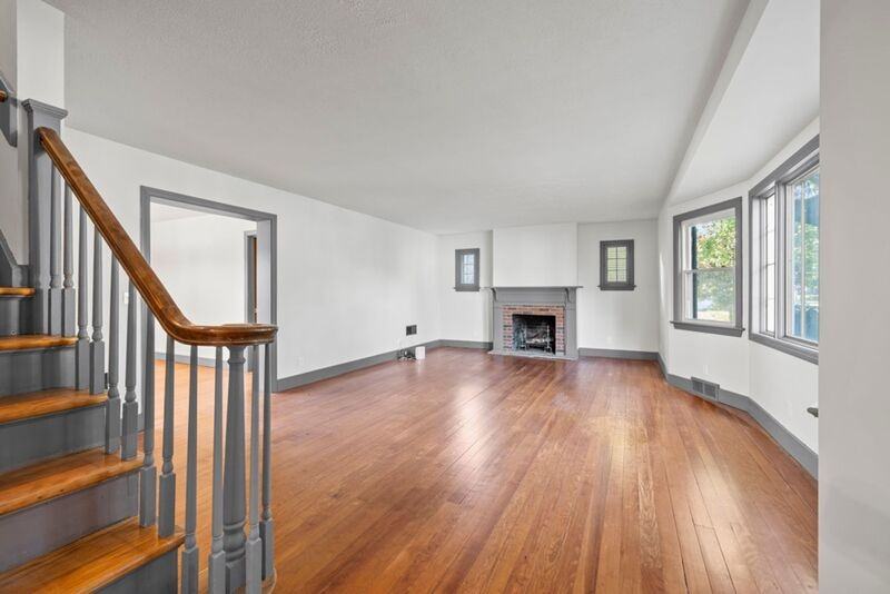 251 S Jefferson St - Photo 3 of 31