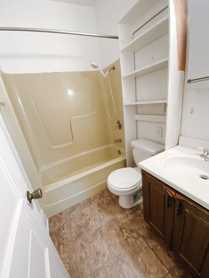 Salisbury Place Apartments - Photo 3 of 5
