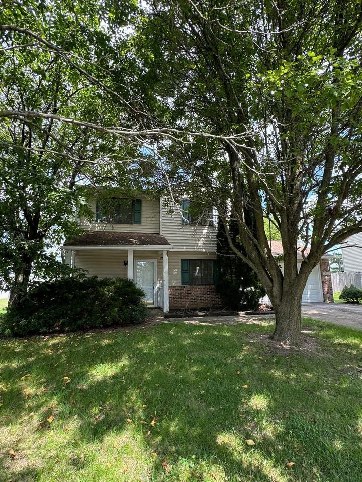 182 Country Wood Dr - Photo 2 of 3