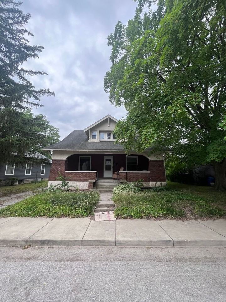 339 W Oak St - Photo 2 of 15