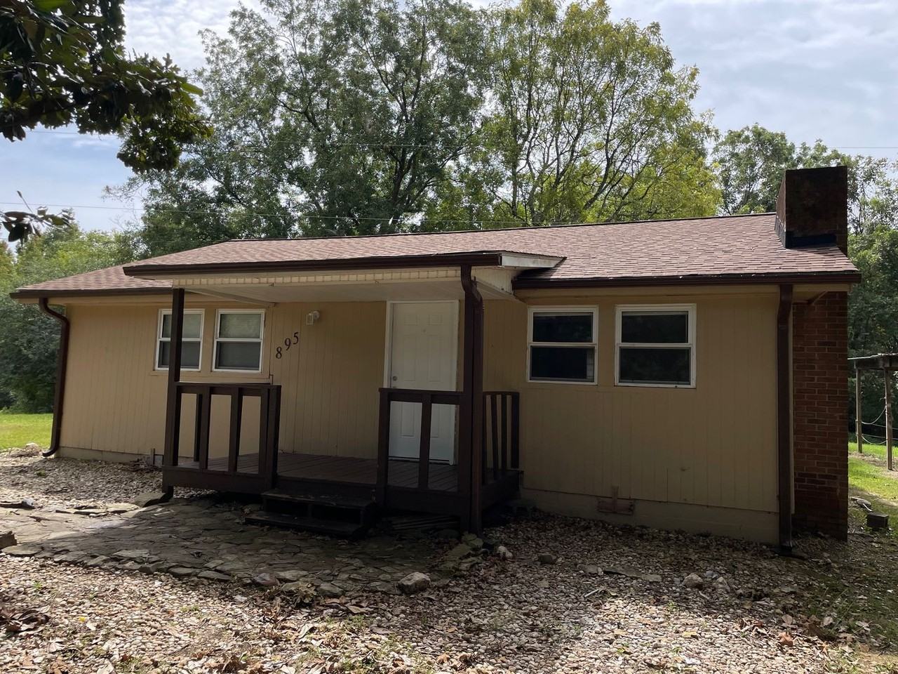 895 Hollingsworth Road - Photo 2 of 18