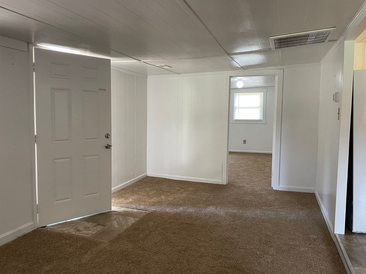 895 Hollingsworth Road - Photo 4 of 18