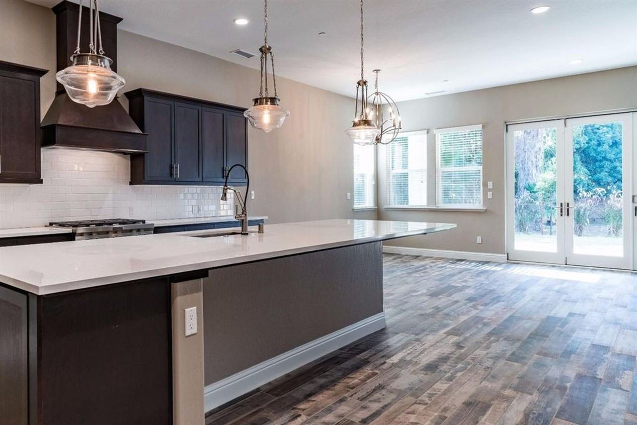 4809 N Sunset Ave - Photo 6 of 26