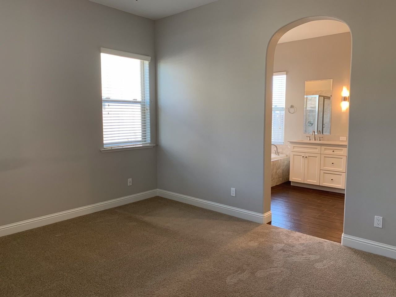 1836 E Bella Rosa Ave - Photo 6 of 8