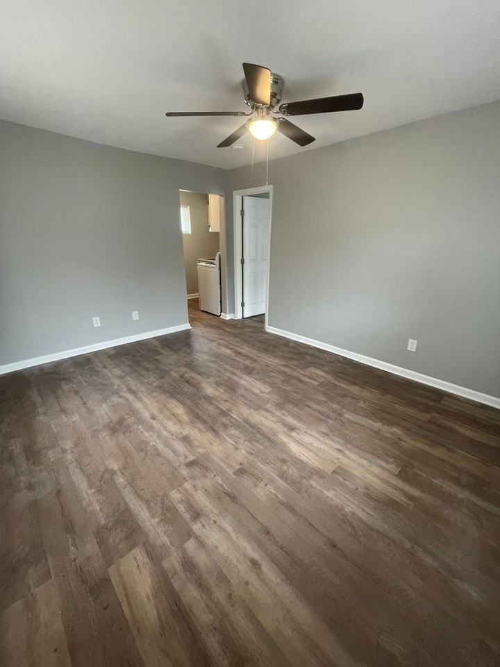 1013A Tuscaloosa St - Photo 2 of 8