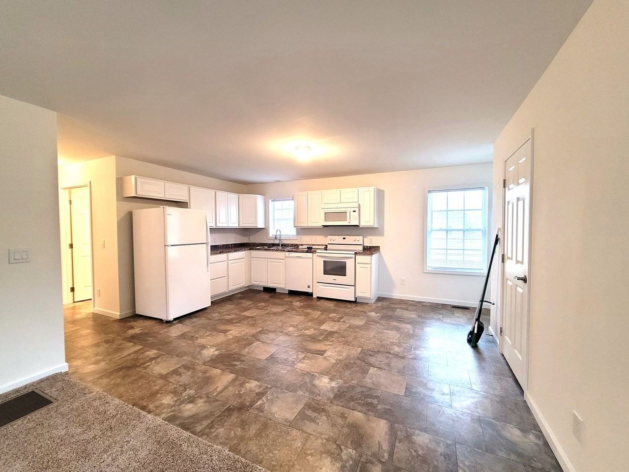 RVIP972 - Photo 2 of 13