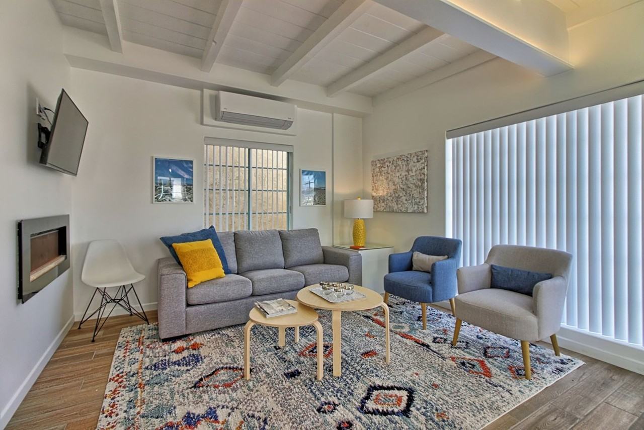 1078 Seaward Drive - Photo 7 of 27