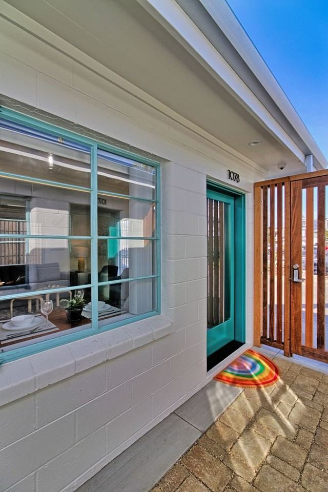 1078 Seaward Drive - Photo 3 of 27