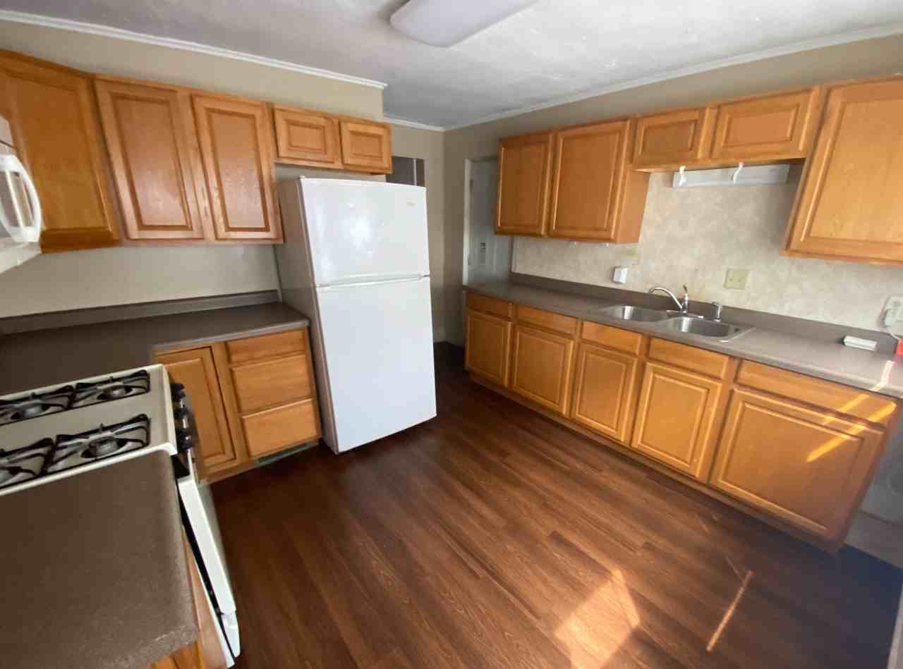 204 W Stadium Ave - Photo 5 of 10