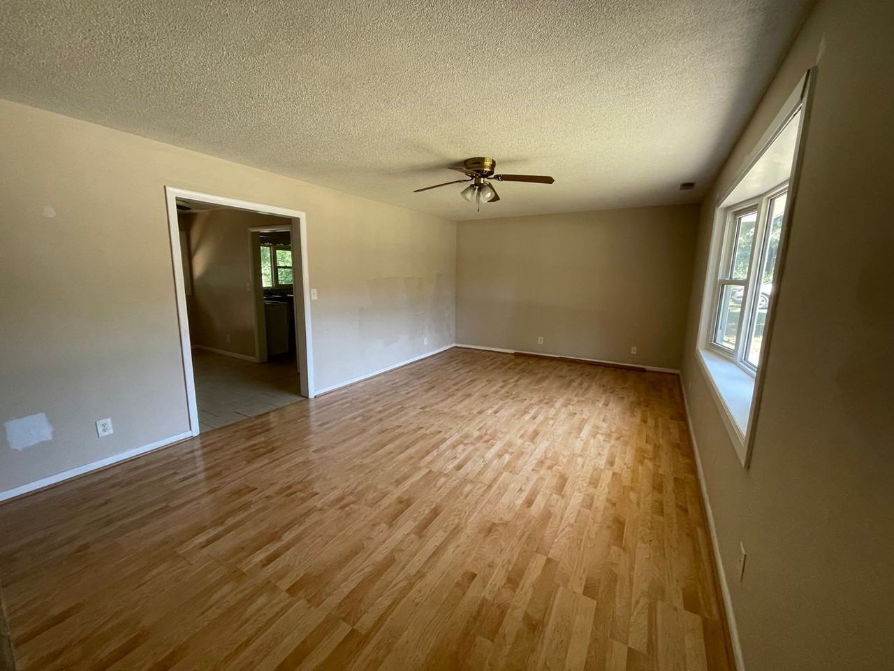 804 Lindberg Rd - Photo 2 of 20