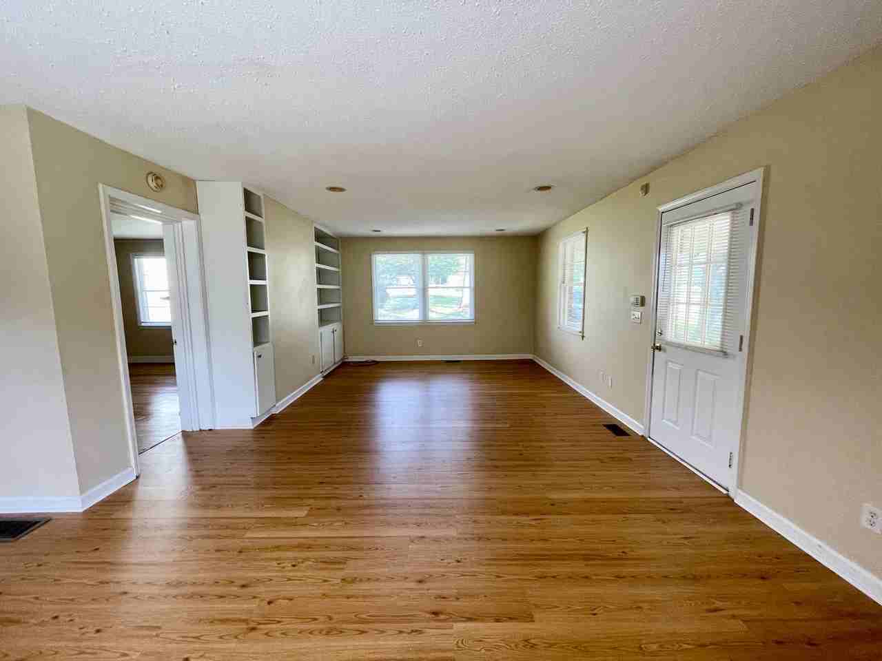 5906 Pine Valley Rd - Photo 3 of 19