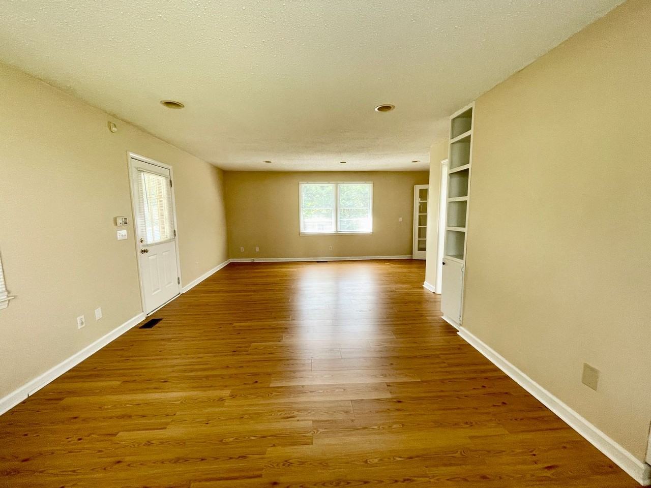 5906 Pine Valley Rd - Photo 5 of 19