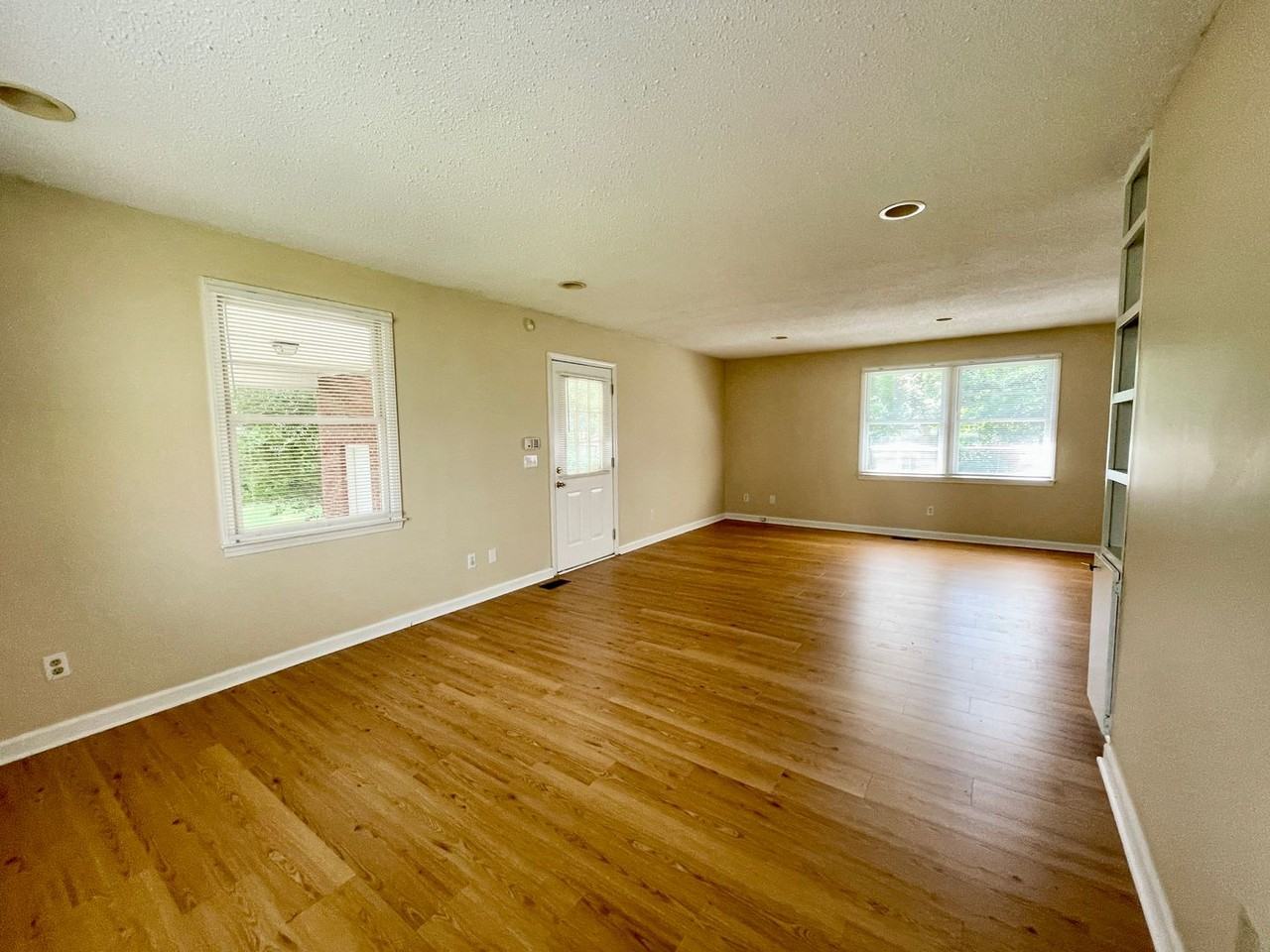5906 Pine Valley Rd - Photo 6 of 19