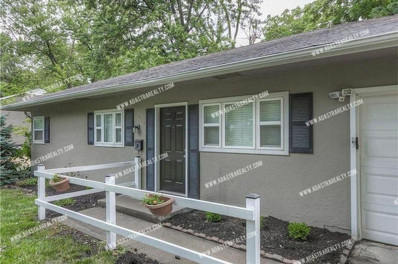 6510 W 83rd St - Photo 2 of 17