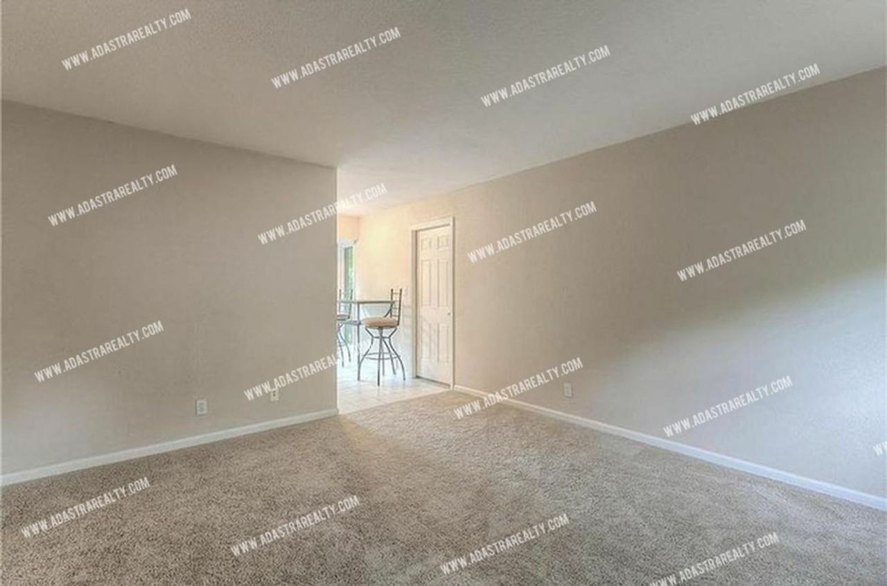 6510 W 83rd St - Photo 3 of 17