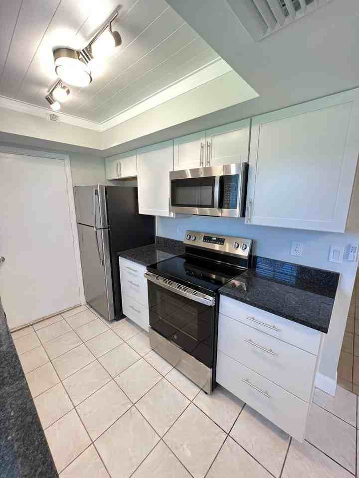 2924 Savoy Dr - Photo 3 of 16