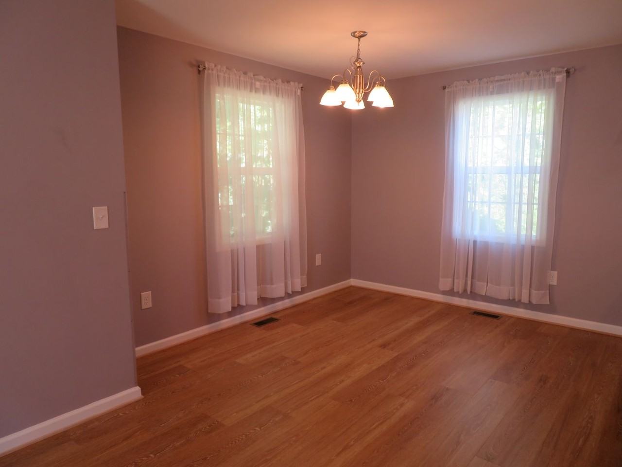 144 Ogden St - Photo 4 of 15