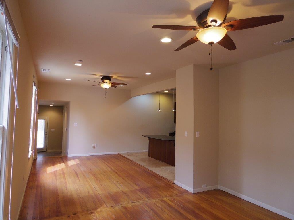 306 W 35th St - Photo 5 of 20