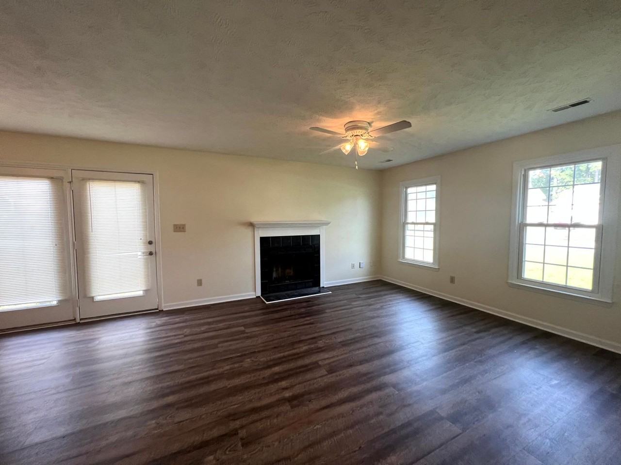 2154 Skyview Dr - Photo 4 of 18