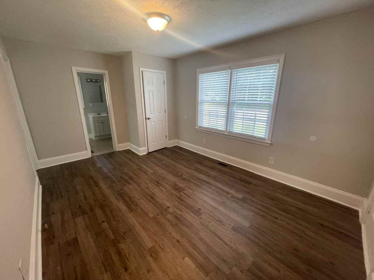 232 Woodrow St Apt D - Photo 2 of 13