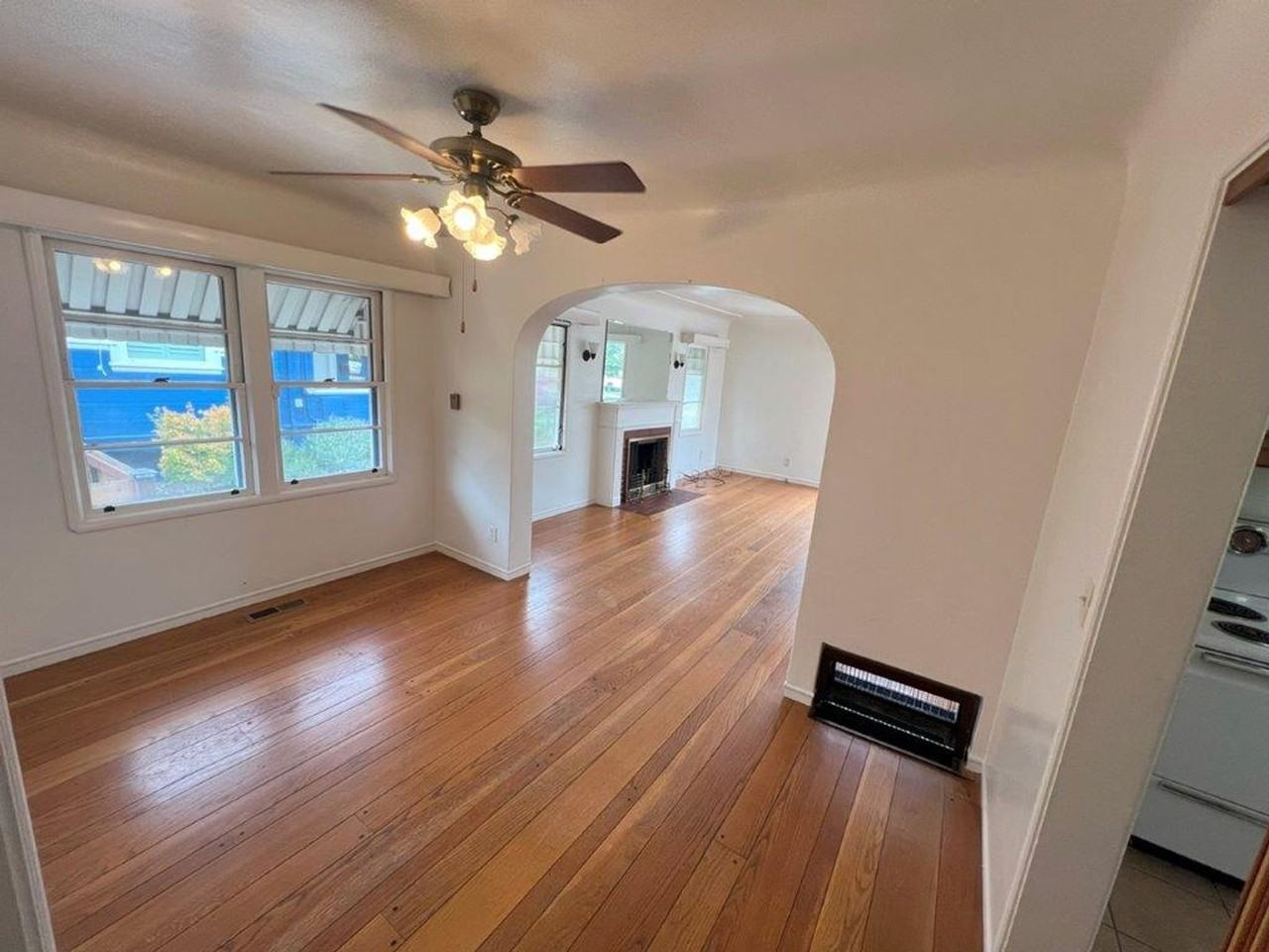 769 Maud Ave - Photo 2 of 18