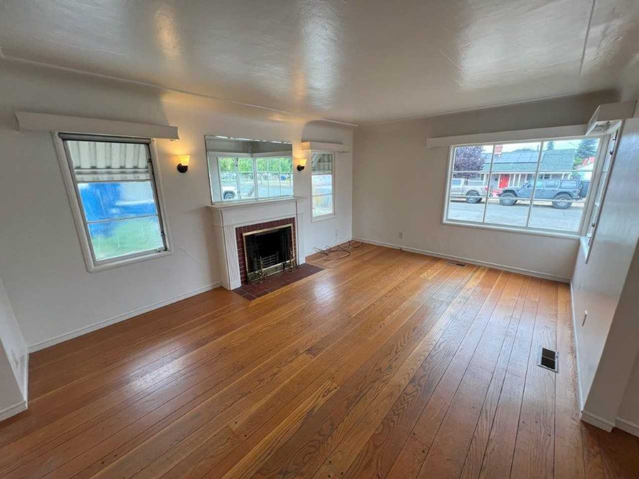 769 Maud Ave - Photo 3 of 18