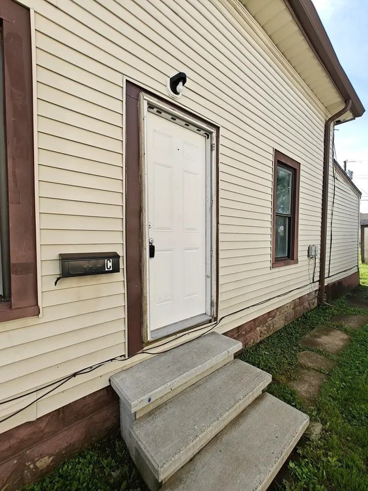 529 W Taylor St - Photo 2 of 10