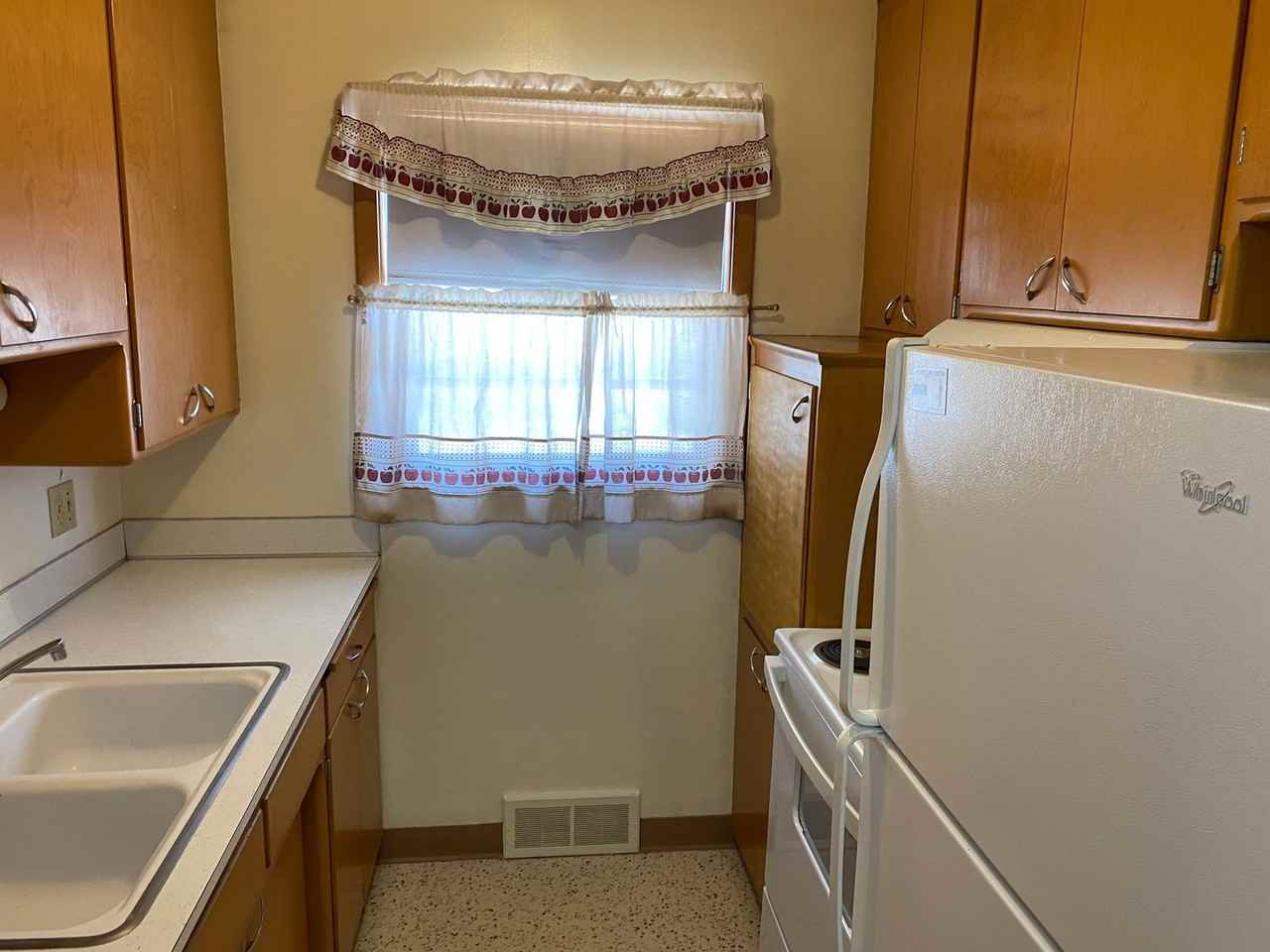1215 G - Photo 4 of 7