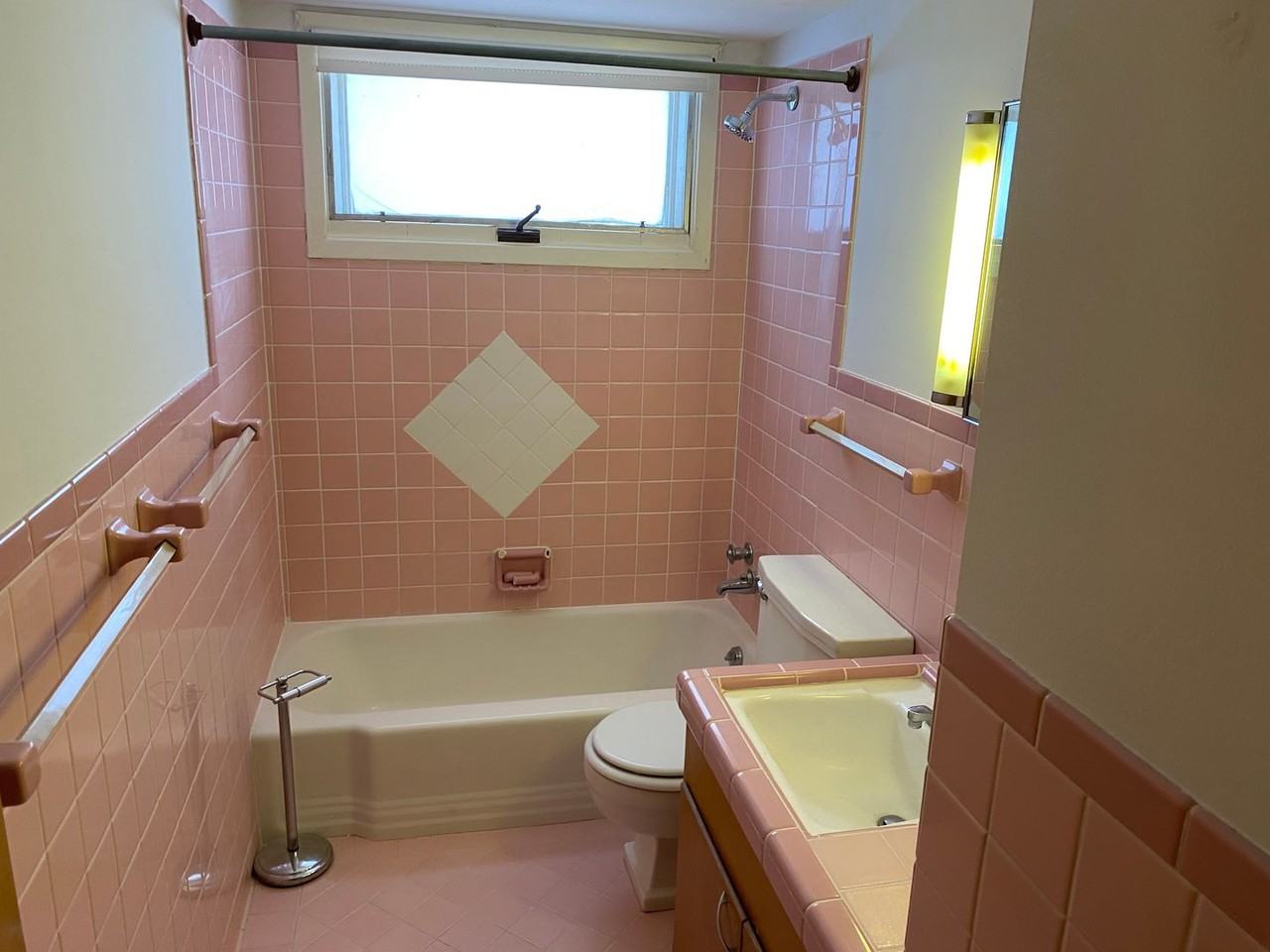 1215 G - Photo 5 of 7