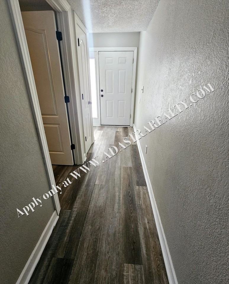 917 Sw Imperial Ln - Photo 4 of 28