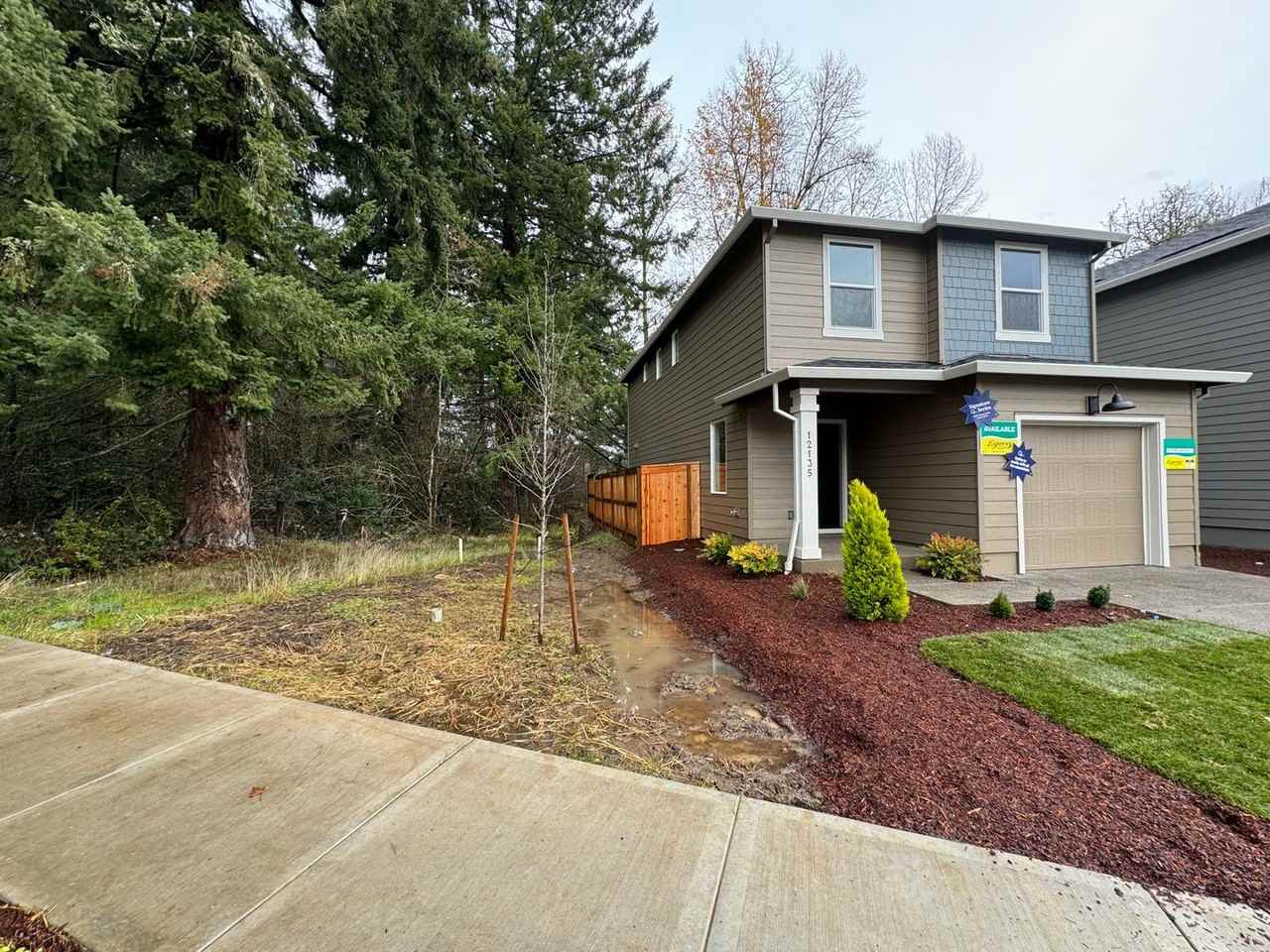 12135 Ne 63rd Ave - Photo 2 of 10