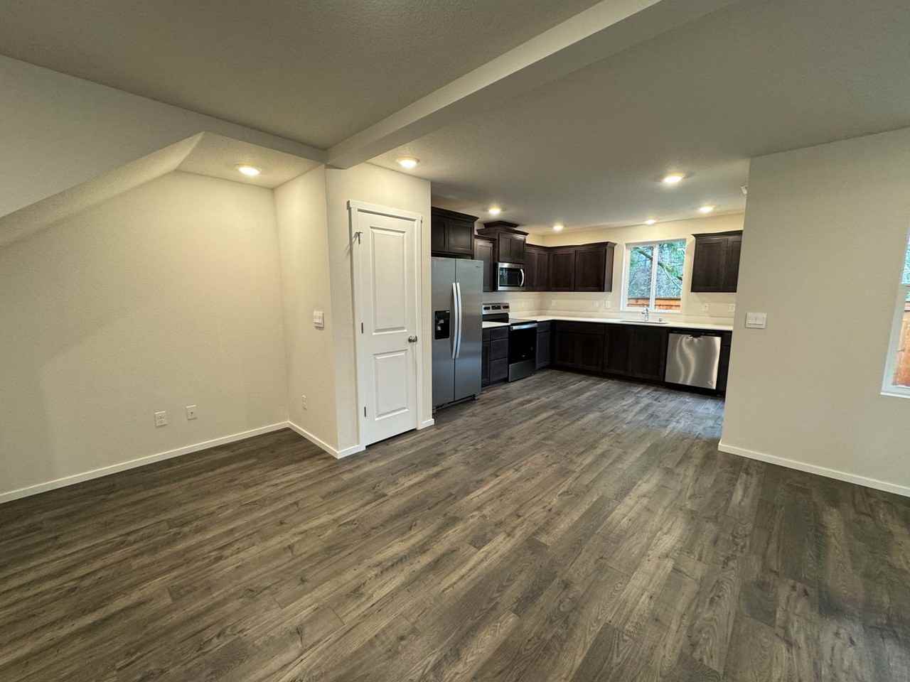 12135 Ne 63rd Ave - Photo 3 of 10