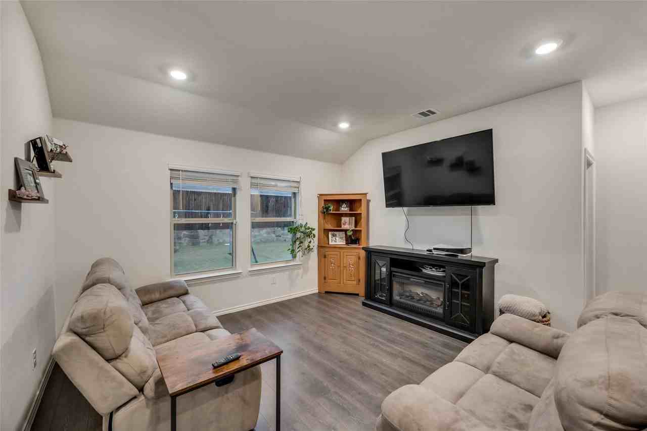 181 Seabiscuit Dr - Photo 3 of 22