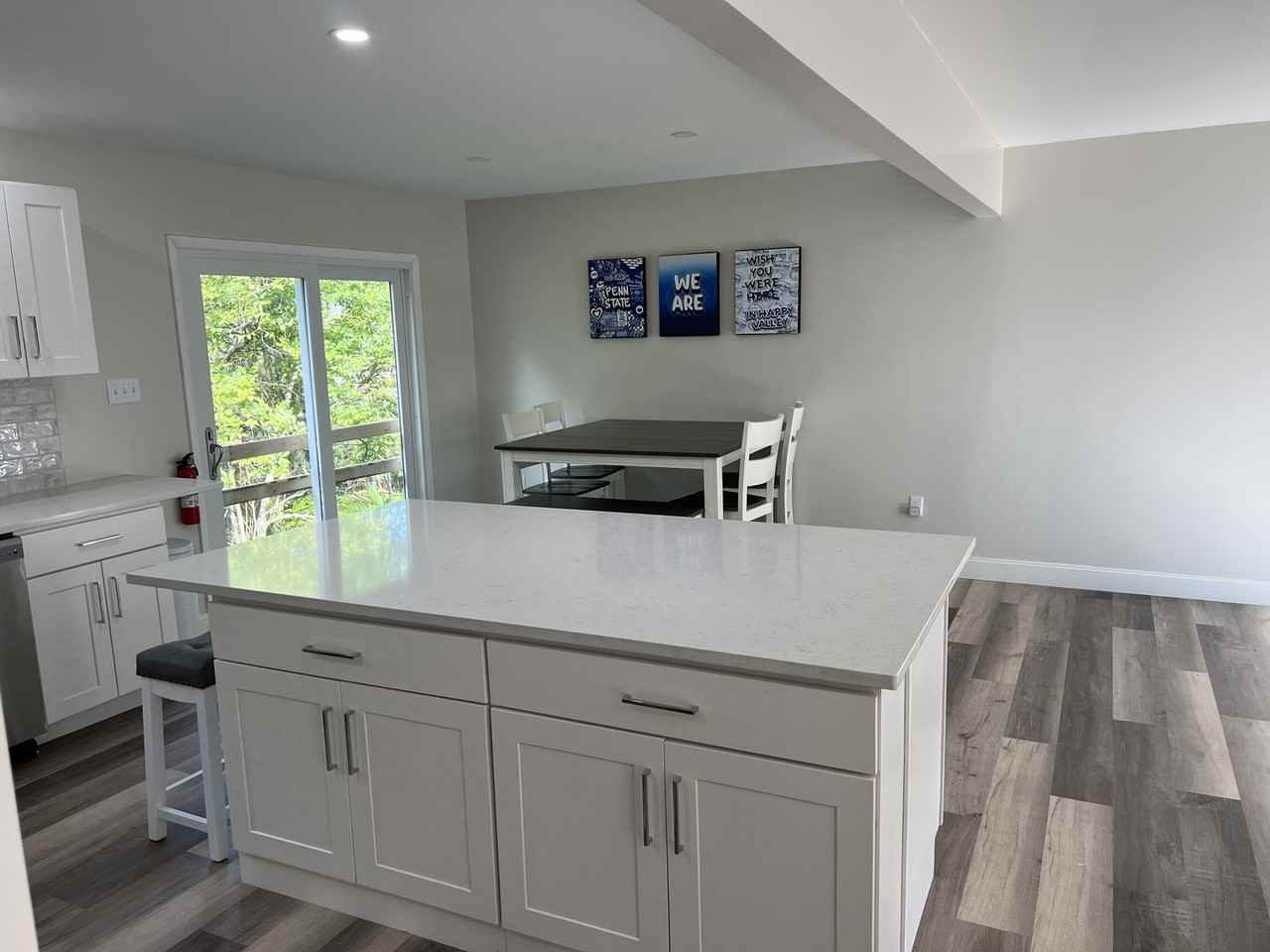 820 Thompson Street - Photo 4 of 11