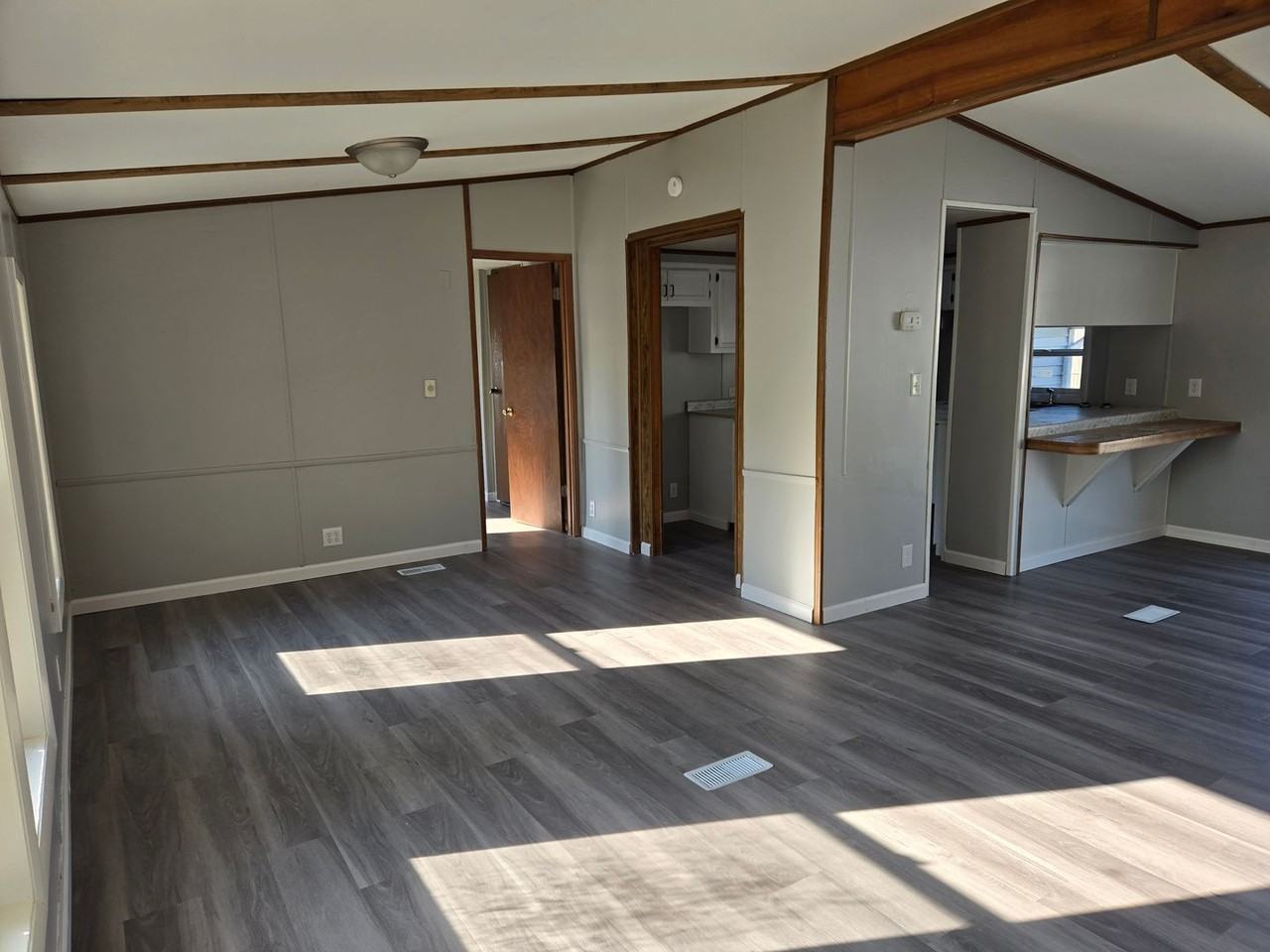 10317 Deadwood Ct - Photo 3 of 11