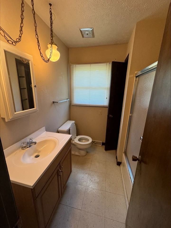 405A E Poos Dr - Photo 2 of 9