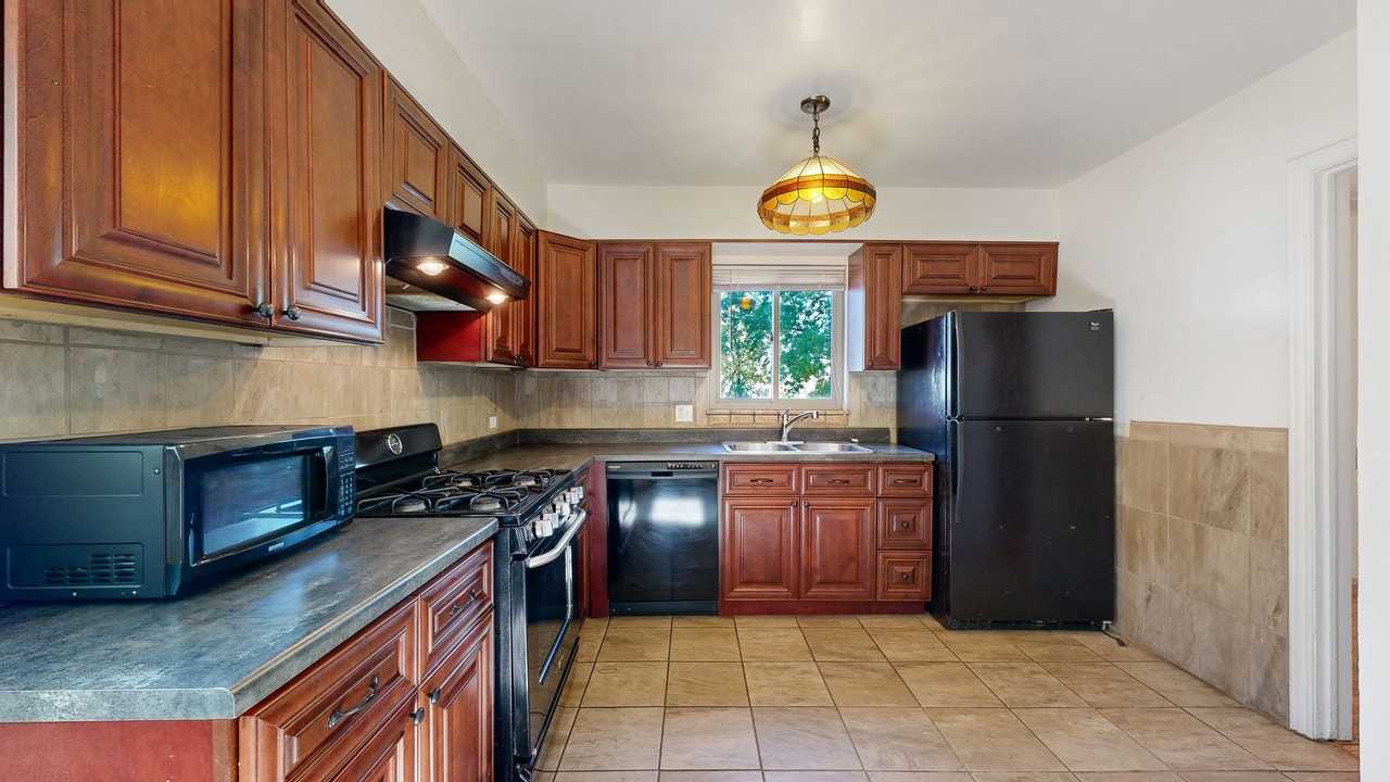 2370 E Ohio Ave - Photo 2 of 39