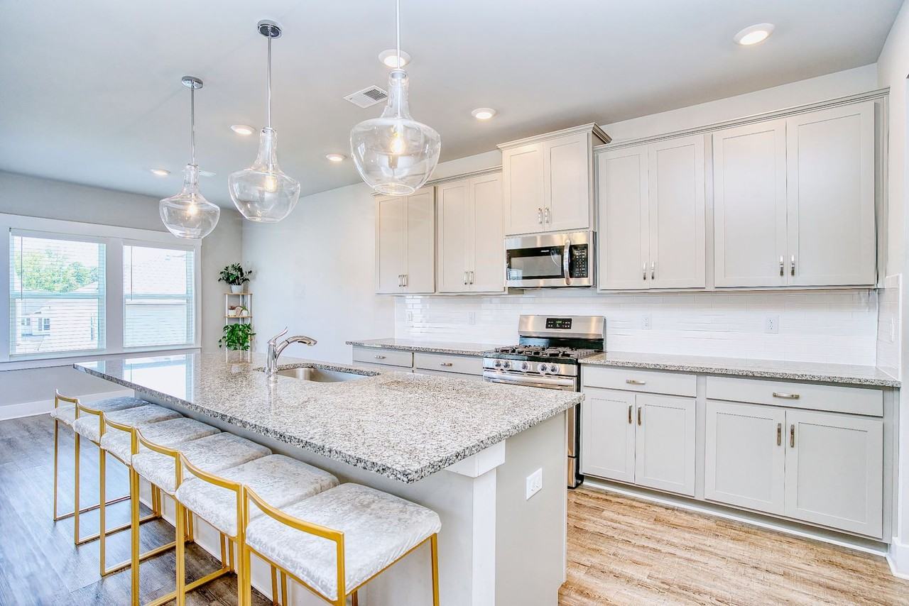 209 Dillon Cir - Photo 6 of 33