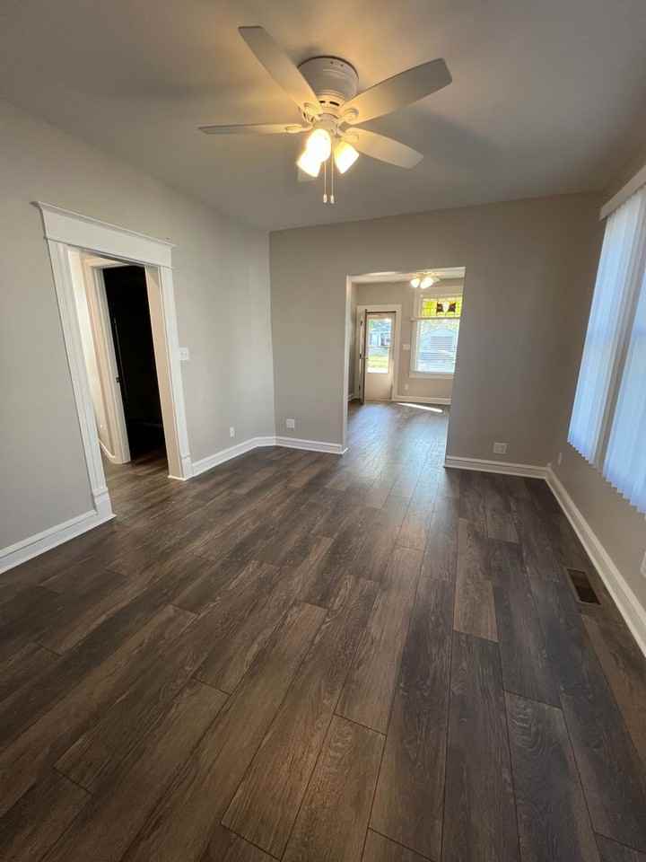 1215 W Elm St - Photo 5 of 15