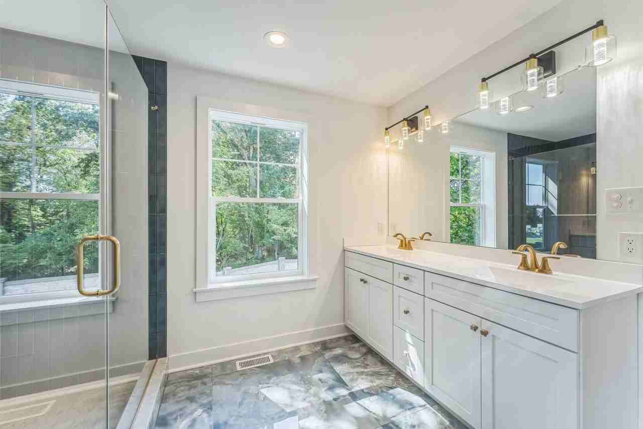 4 Blackhorse Woods Ln - Photo 3 of 34