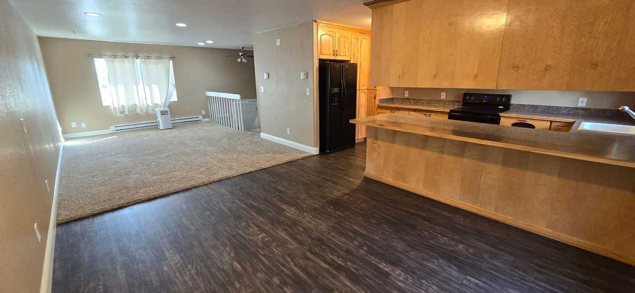 300 W Redwood St - Photo 3 of 14