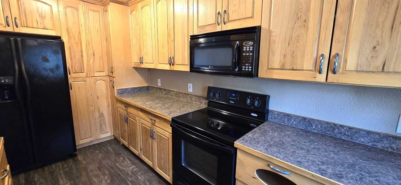 300 W Redwood St - Photo 5 of 14