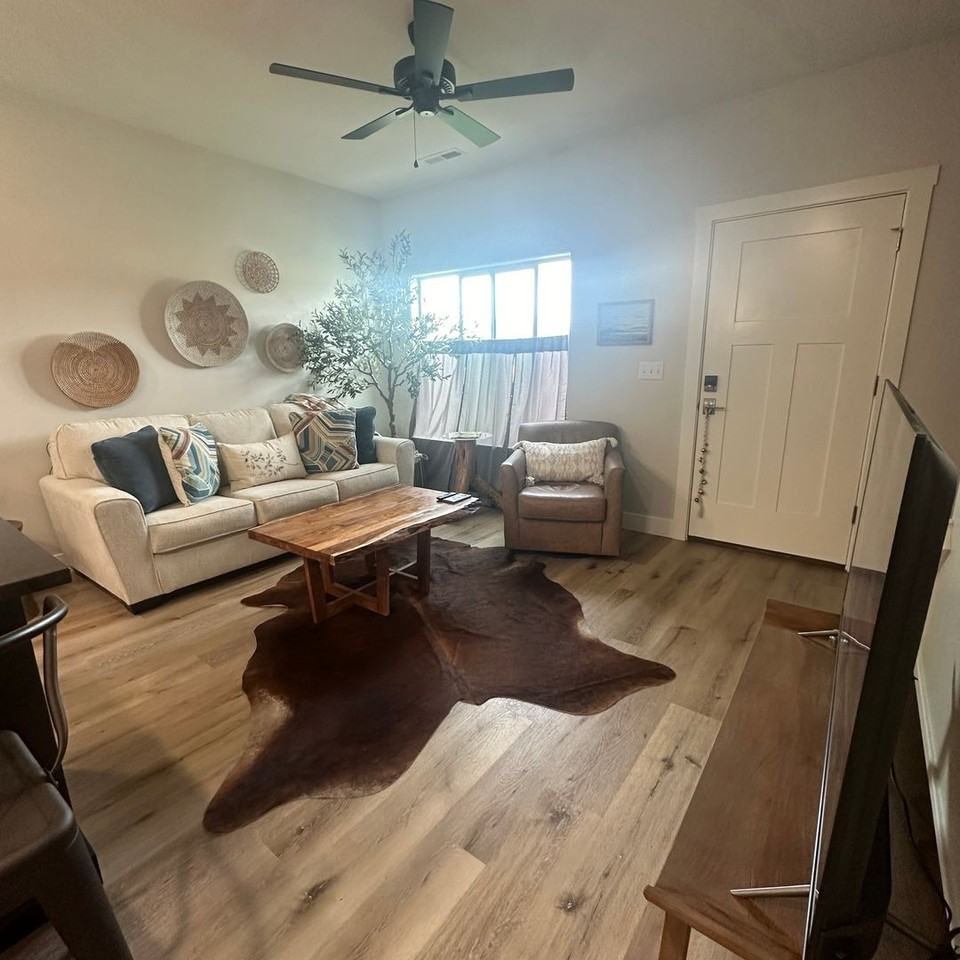 1629 Grinnell Way - Photo 3 of 21