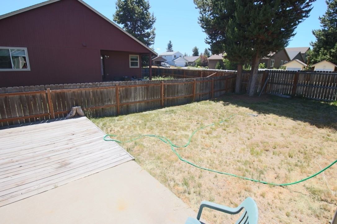 16453 Heath Dr - Photo 2 of 18