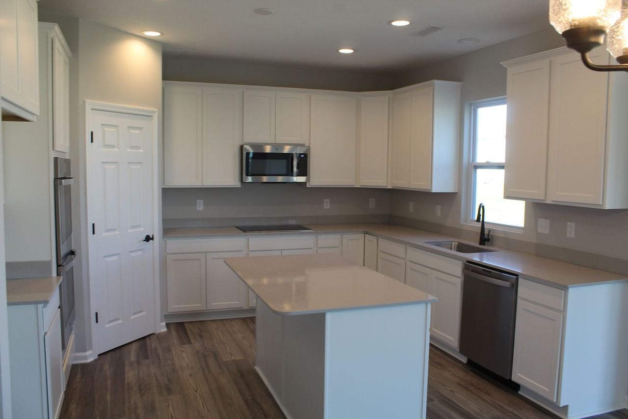 6798 Highland Way - Photo 3 of 23