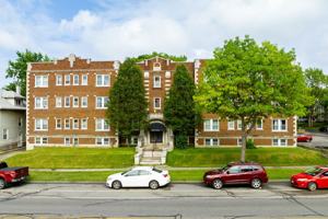 featured image of 1126 Dewey Ave