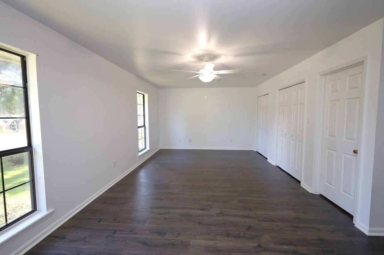 2208 Northwood Cir - Photo 7 of 14