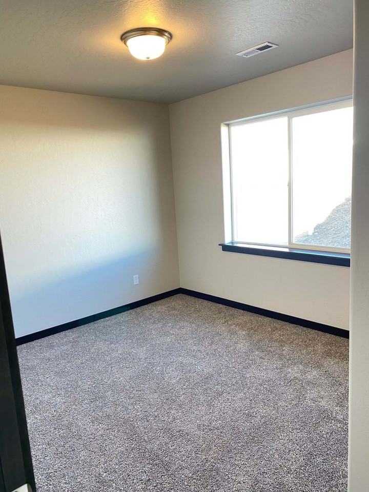 3879 N Abel Ln - Photo 6 of 14