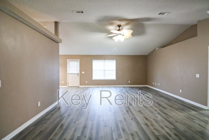 3108 Chrisandra Ct - Photo 5 of 22